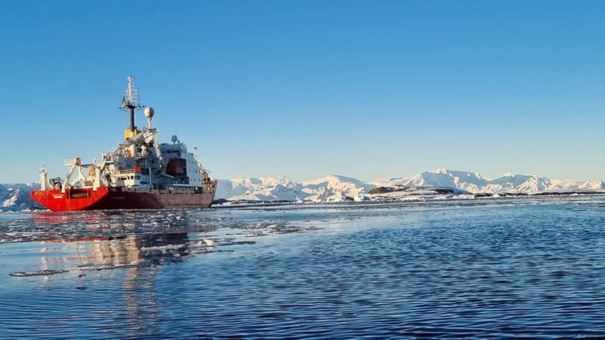 «Победа на антарктическом фронте»: украинский ледокол «Ноосфера» совершил первый рейс в Антарктиду