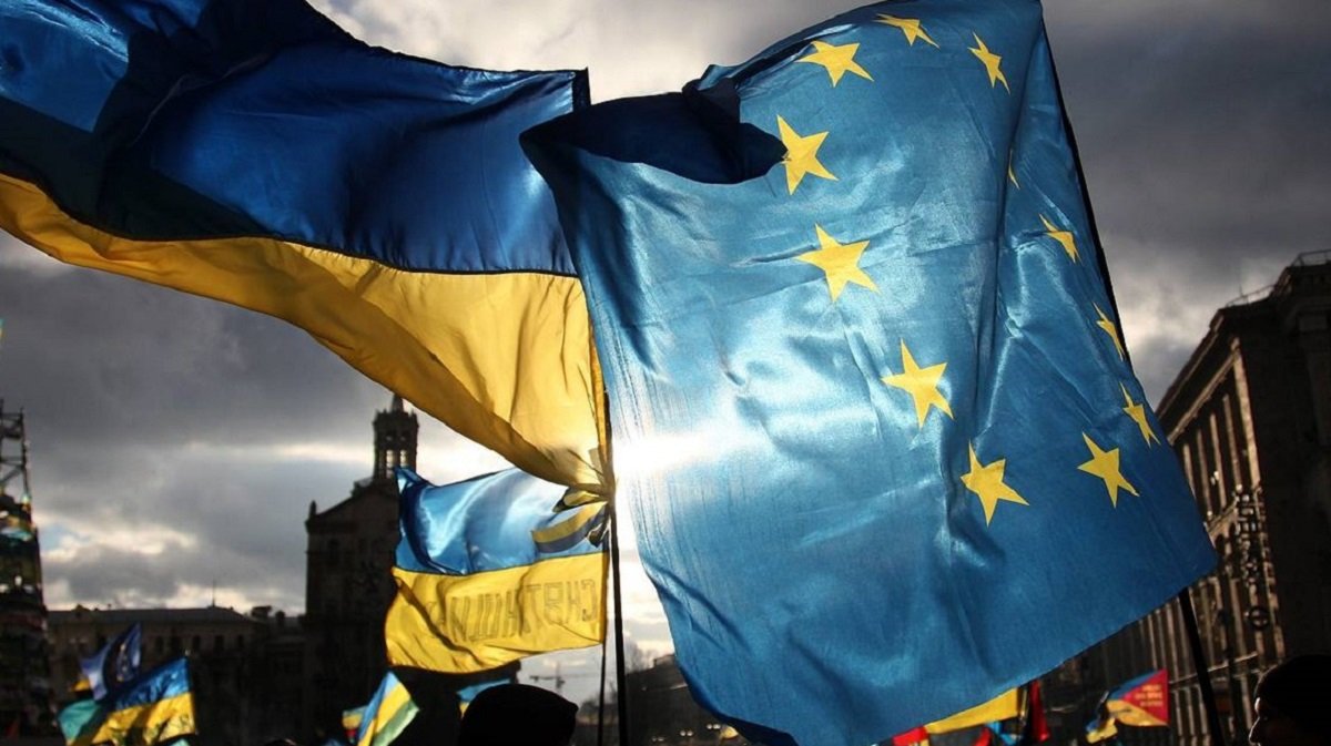 Украина получила статус кандидата в Евросоюз