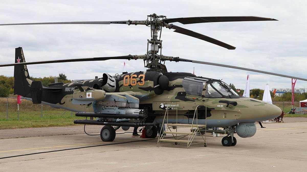 Украинский боец сбил российский вертолёт на следующий день после того, как научился пользоваться зенитным комплексом «Игла»