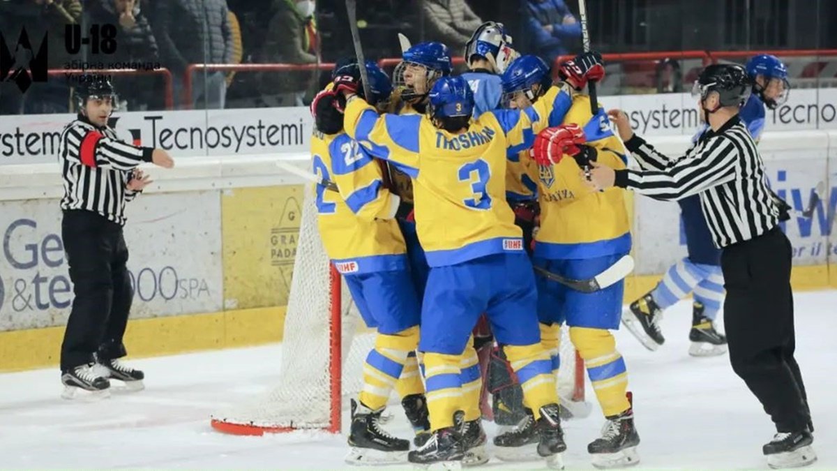 Збірна України з хокею U-18 перемогла на чемпіонаті світу в Італії