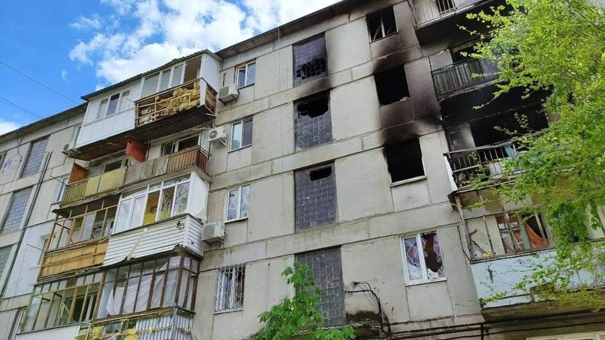 Оккупанты 10 раз обстреляли мирные города в Луганской области: идут бои за Орехово