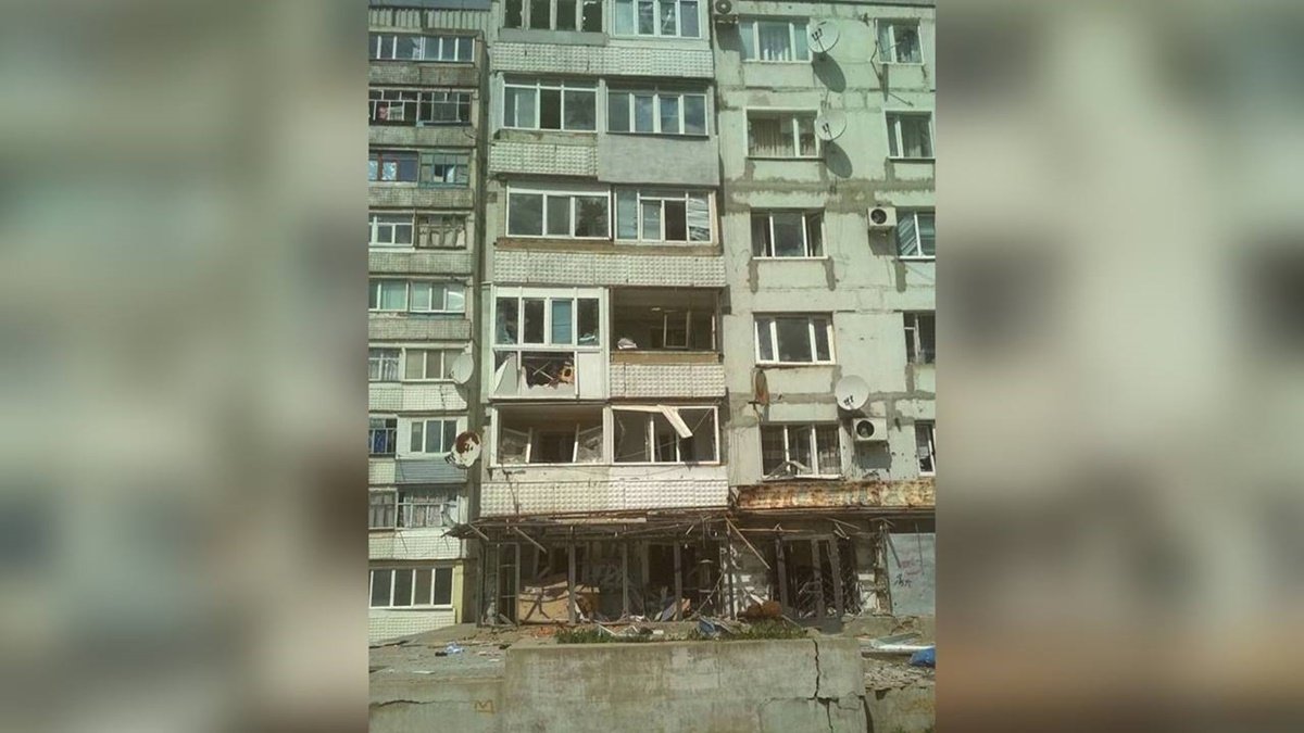 Бойовики обстріляли місто у Запорізькій області та влучили у багатоповерхівки: загинули 2 особи, ще 4 – у