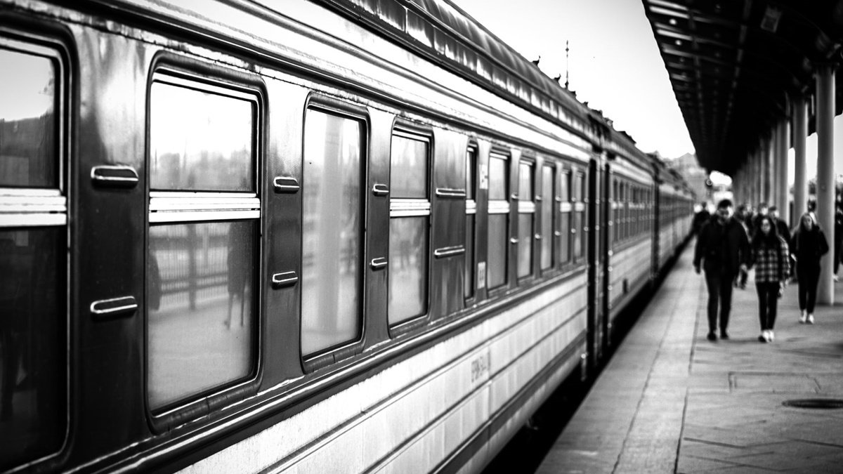 «Укрзалізниця» изменила график движения пригородных поездов