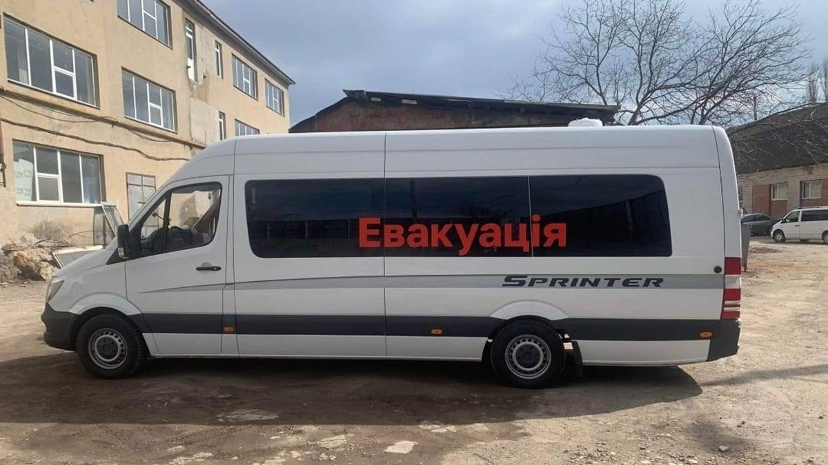 В Луганской области оккупанты захватили гуманитарный транспорт и форму ВСУ: возможны провокации