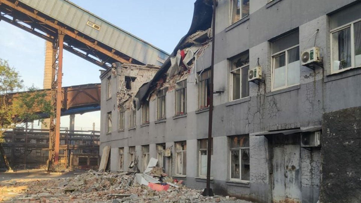 Окупанти обстріляли дві громади та коксохімічний завод у Донецькій області