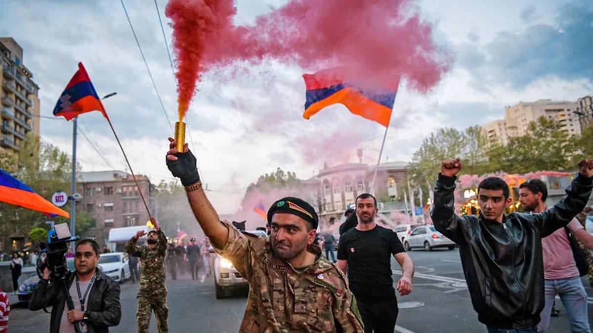 Між Туреччиною та росією: чим викликані багатотисячні протести у Вірменії та до чого можуть призвести