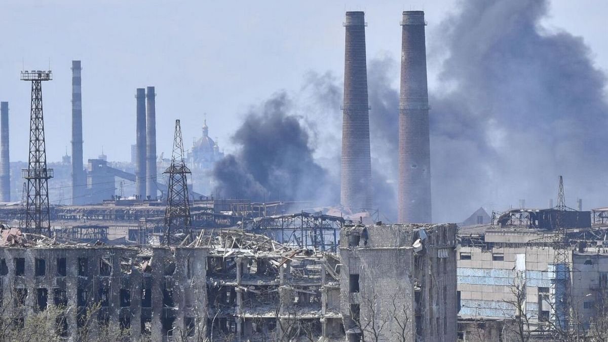 Окупанти після від'їзду колони ООН знову розпочали штурм заводу "Азовсталь" у Маріуполі