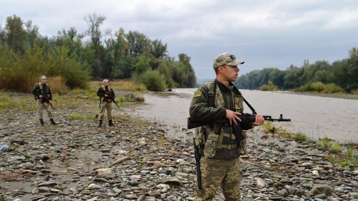 В Закарпатской области трое мужчин решили незаконно пересечь границу и попасть в Румынию: один утонул, другой пропал без вести