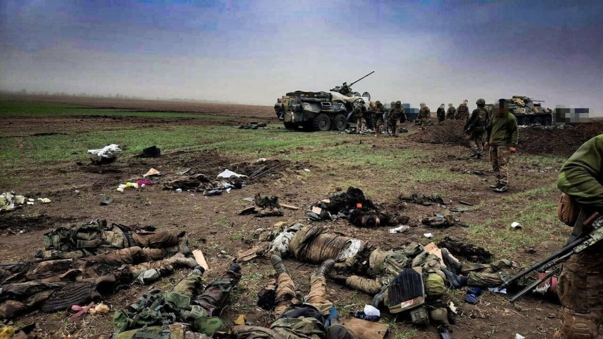 "Тисячами привозять": окупанти скидають трупи своїх військових на звалище під Донецьком