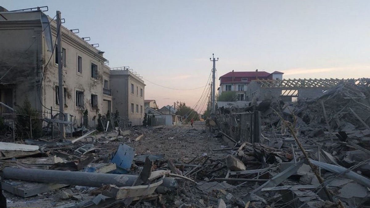 Ракетна атака по Одеській області: окупанти зруйнували п'ять баз відпочинку, склади та торговий центр