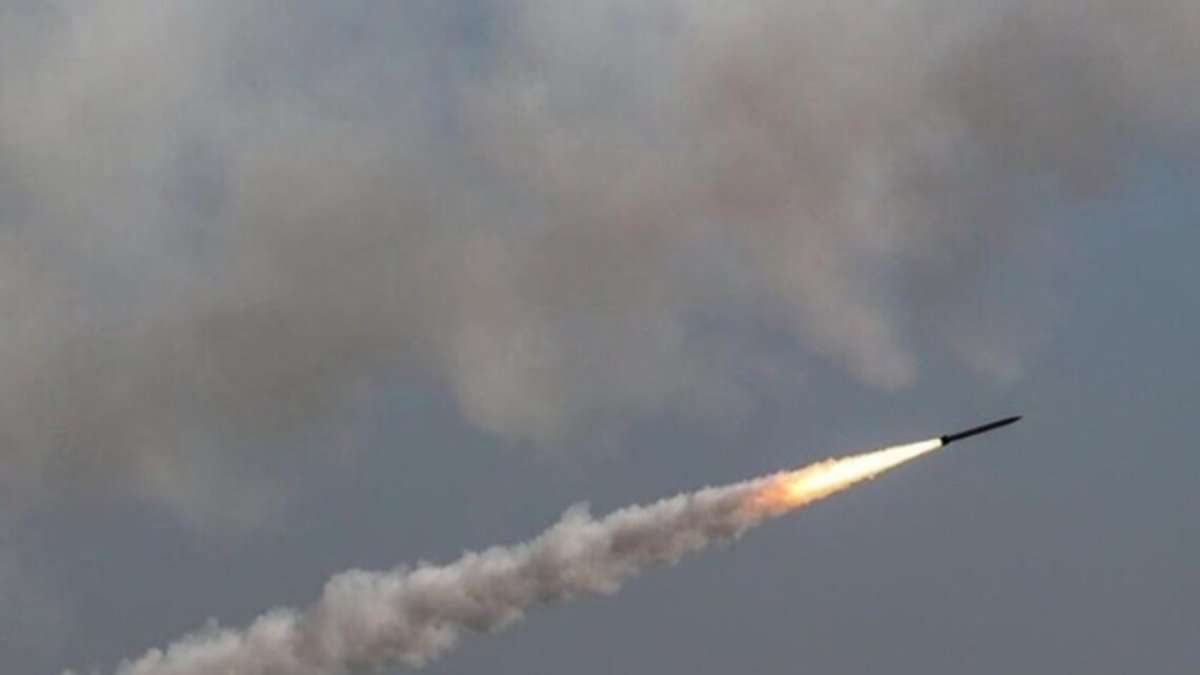 Рашисти випустили ракету на Одещині: її збили над морем