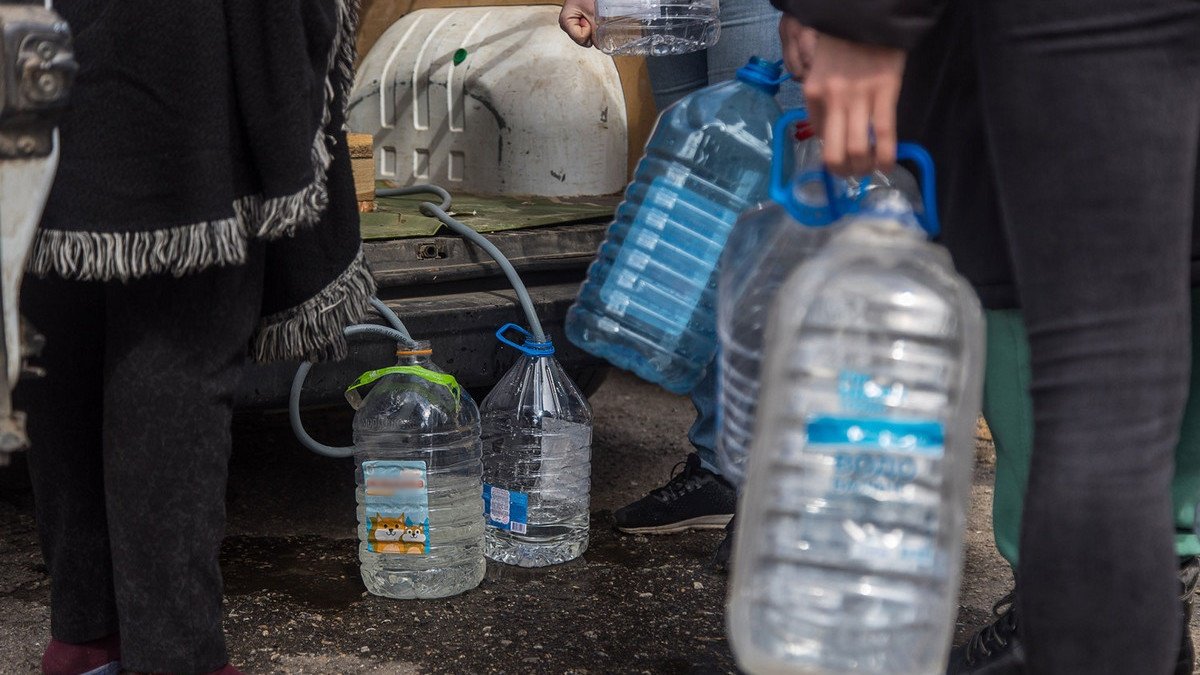 Жителей Мариуполя просят не пить воду из крана