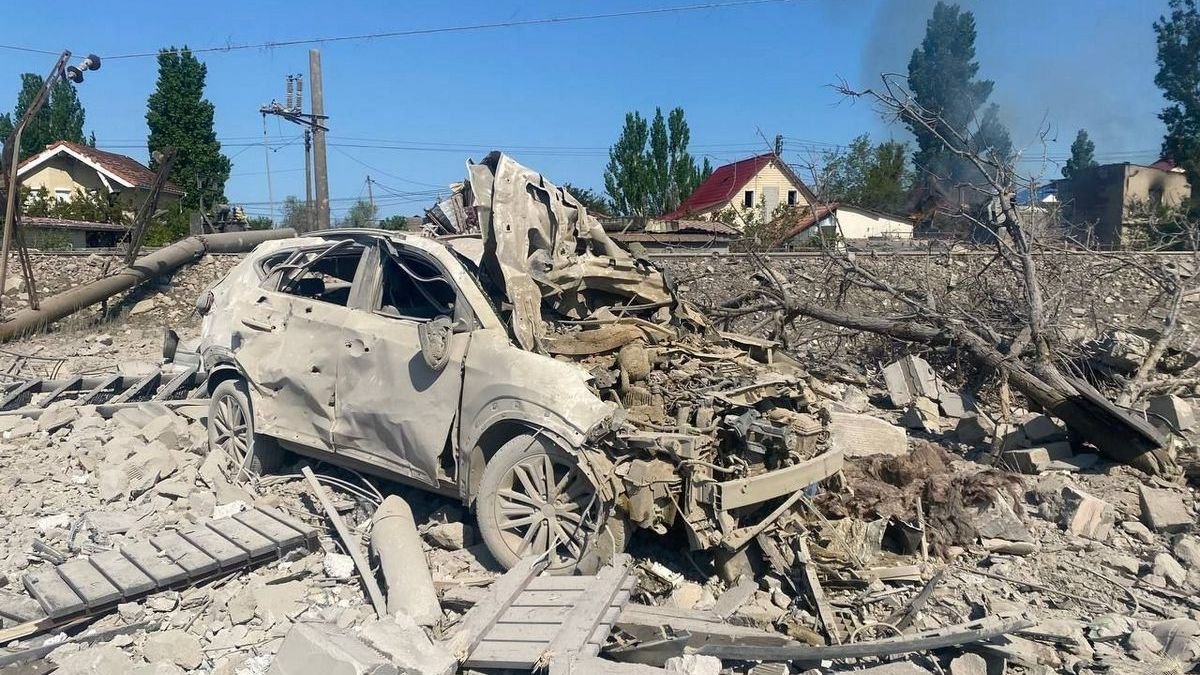 Окупанти завдали ракетного удару по Одеській області: постраждали троє дорослих і тяжко поранено дитину