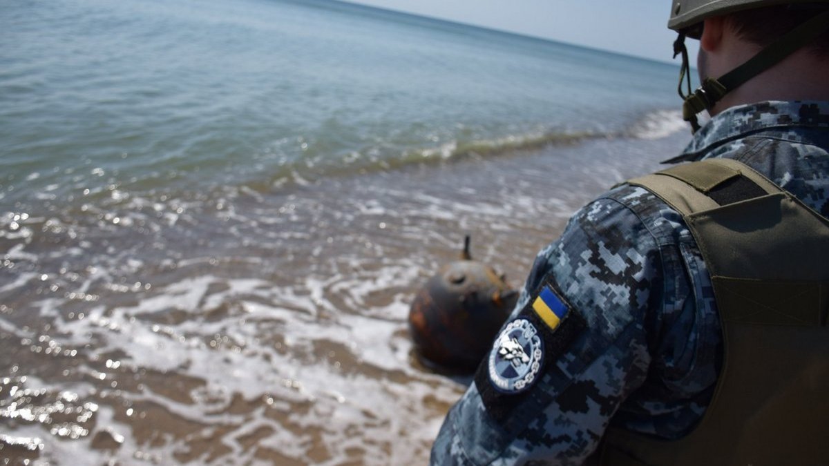 В Чёрном море может находиться до 600 российских мин