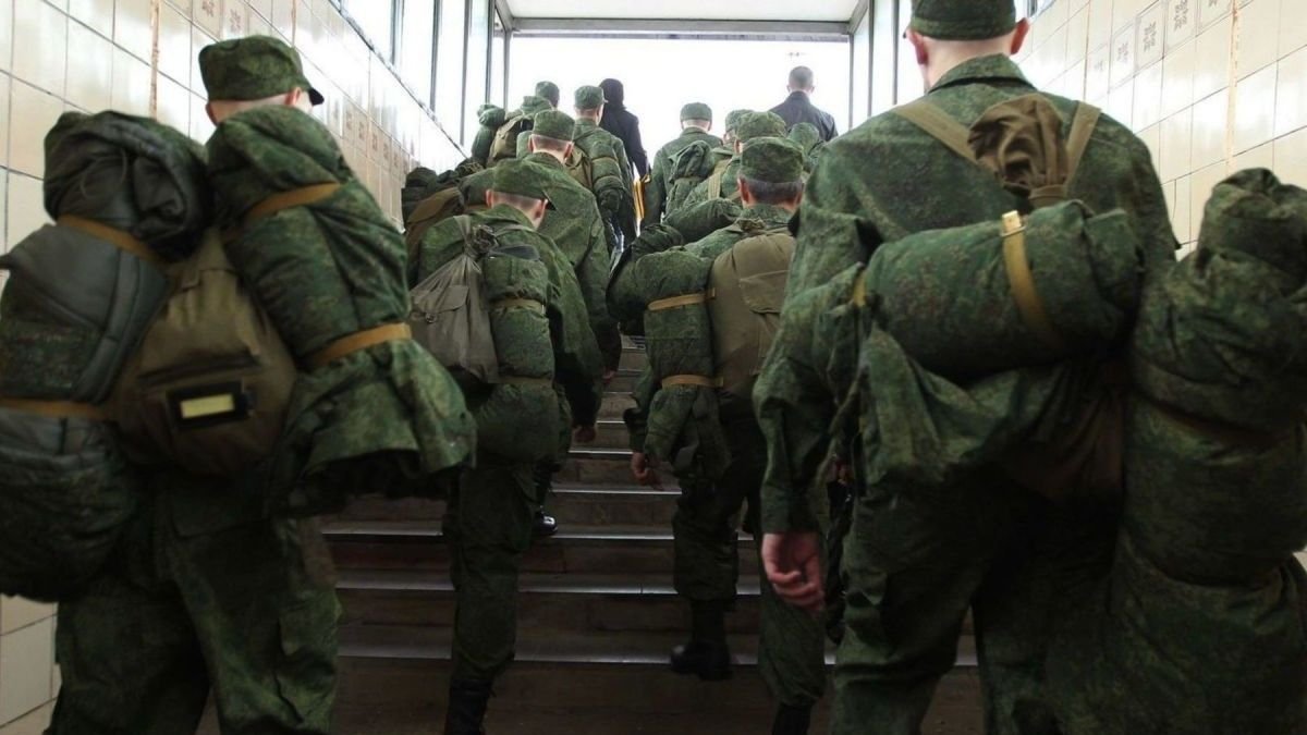 Оккупанты насильно отправили на войну против Украины более 100 студентов из Донецка