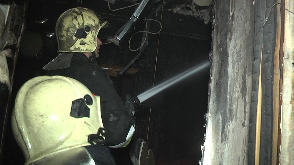 Пожар в гостинице в Хмельницкой области: спасли 14 человек, которые находились в здании