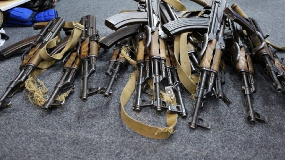 Стоит ли украинцам ждать разрешения на владение автоматами и пистолетами