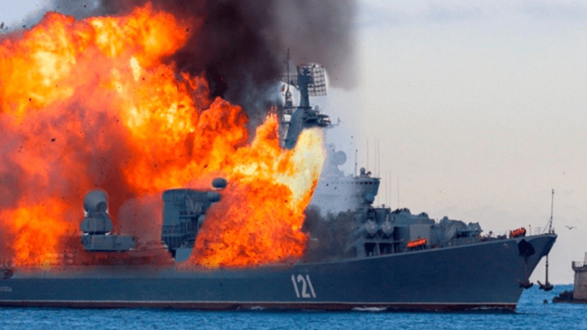 Из затонувшего крейсера «Москва» оккупанты забрали тела погибших моряков и секретные документы — разведка