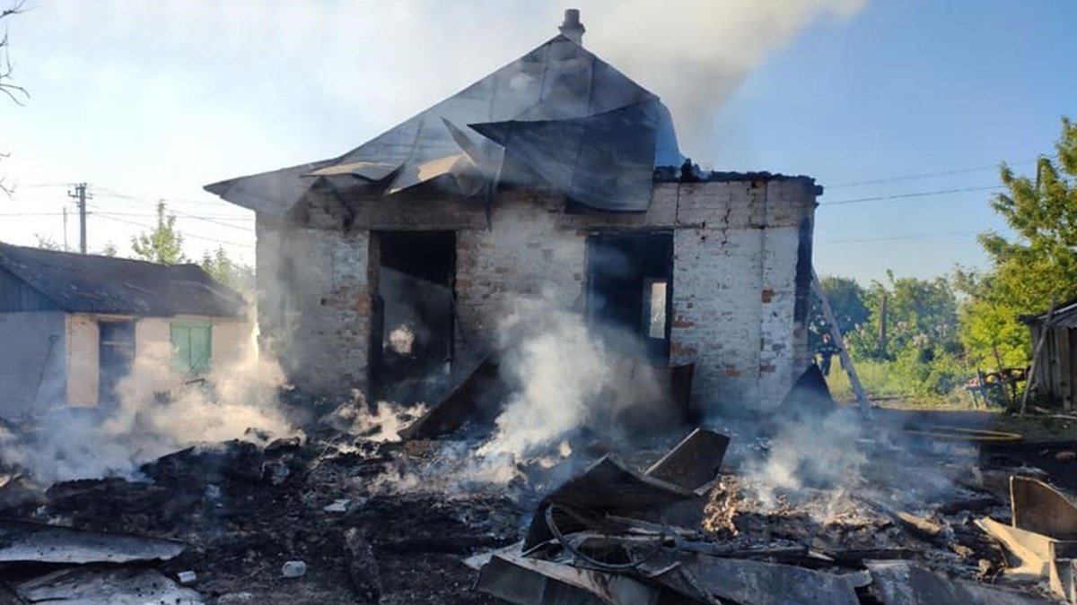У Чернігівській області спалахнув будинок, де знаходилися дві родини: загинули двоє дітей