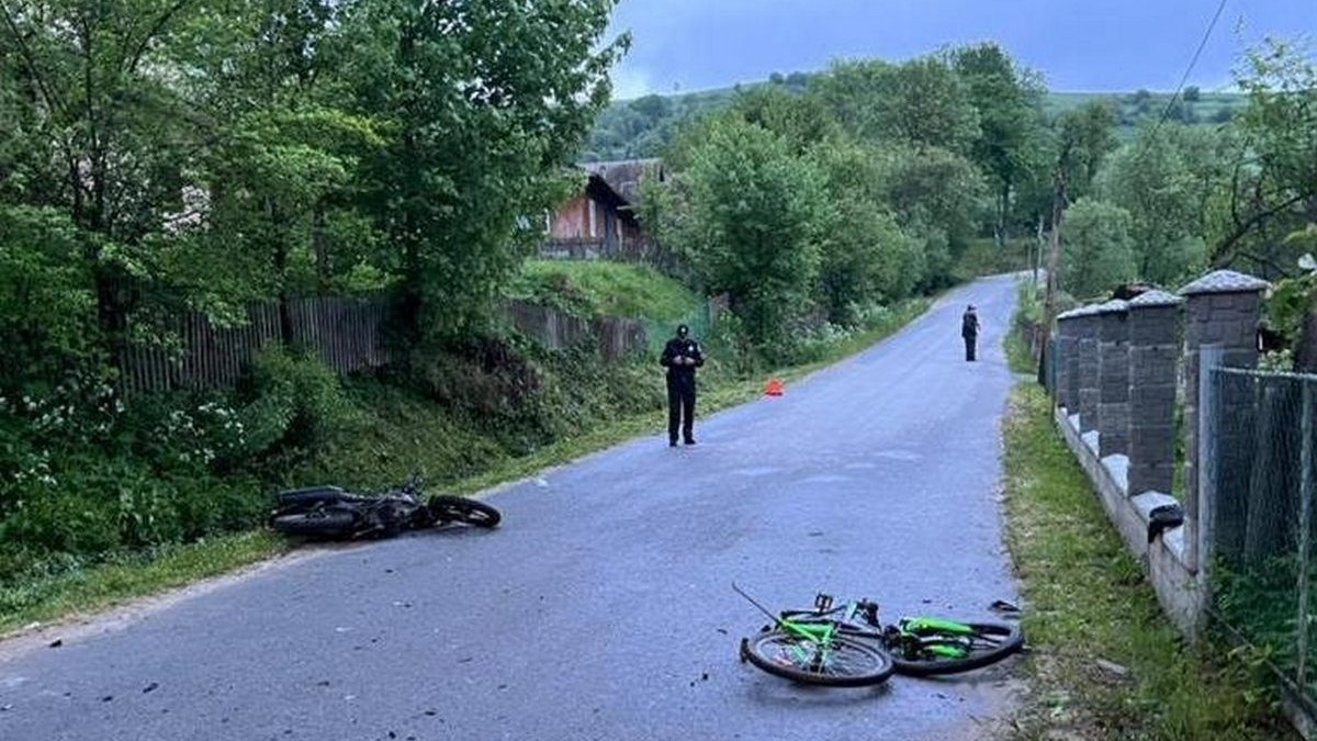 Во Львовской области парень на мотоцикле насмерть сбил 13-летнюю велосипедистку и попал в реанимацию