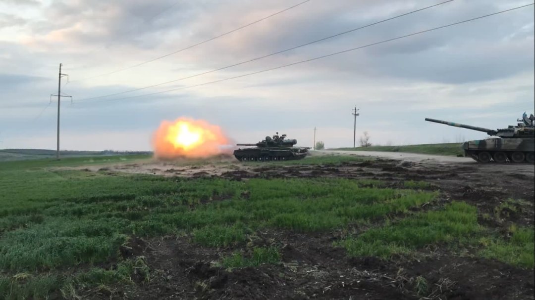 За добу знищено 450 окупантів та 13 артилерійських систем: втрати росіян через вторгнення в Україну