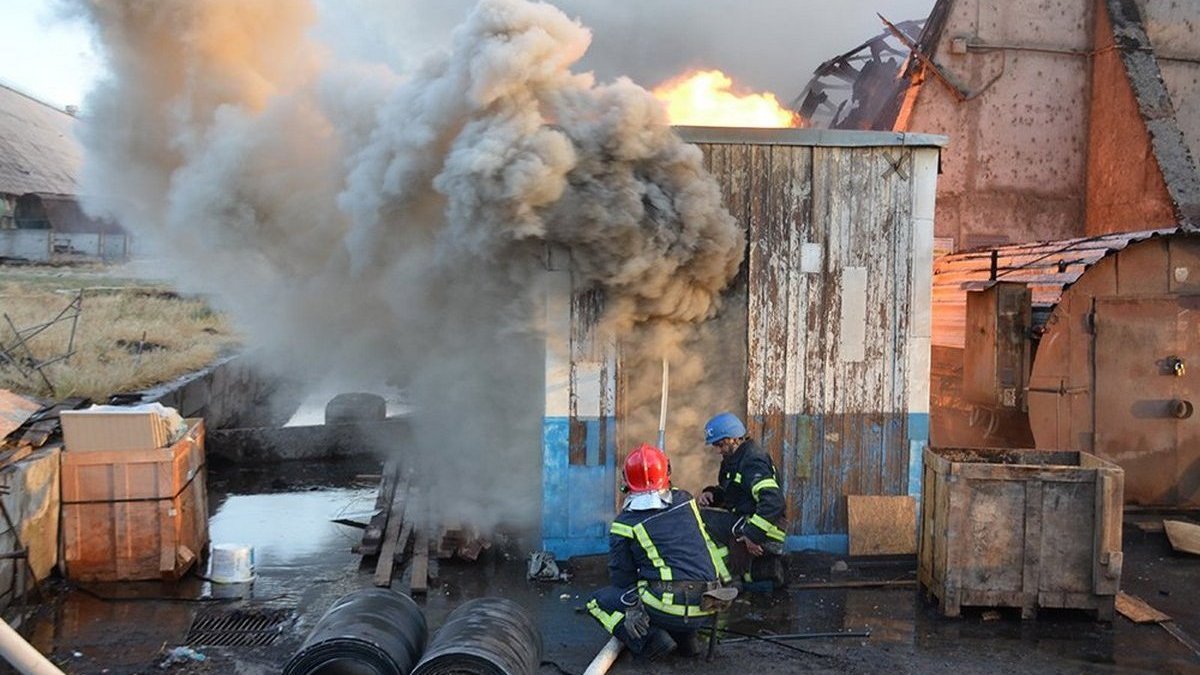 Окупанти знищили у Миколаєві другий за розміром зерновий термінал в Україні