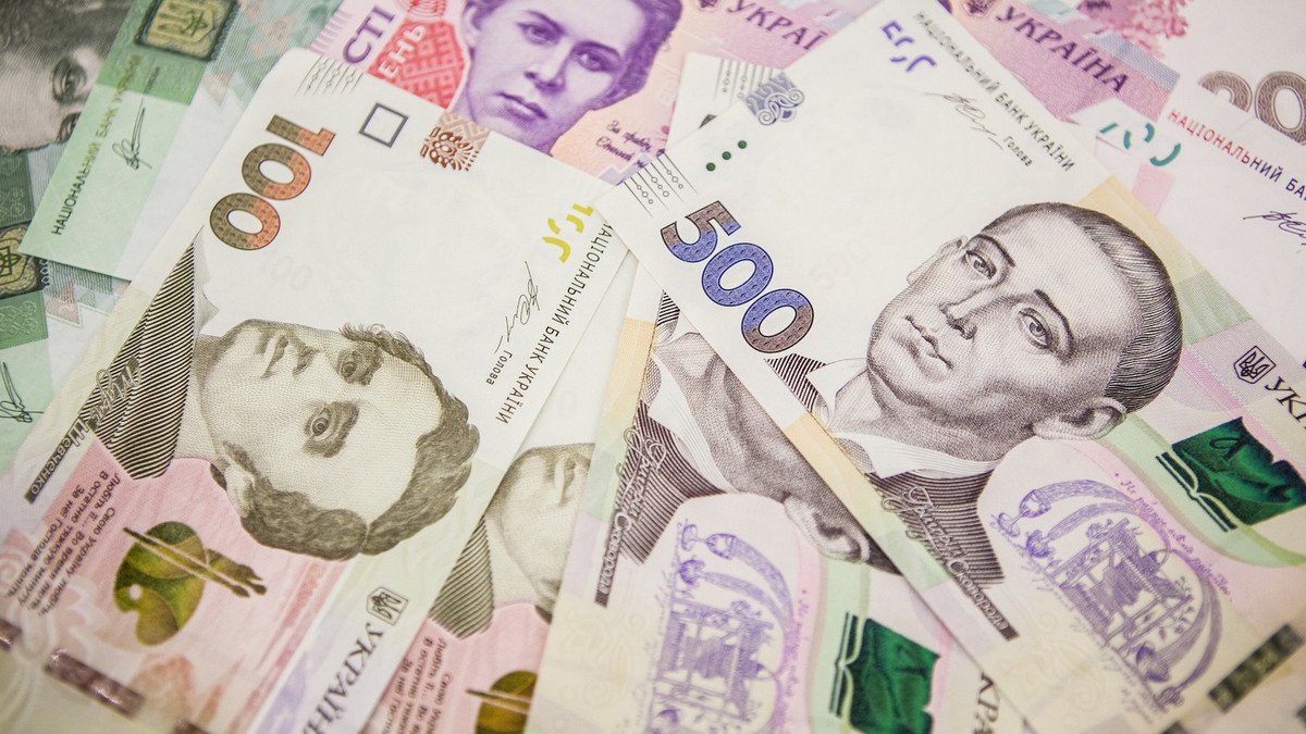 Украина оказалась в состоянии дефолта: что это значит и как повлияет на курс гривны