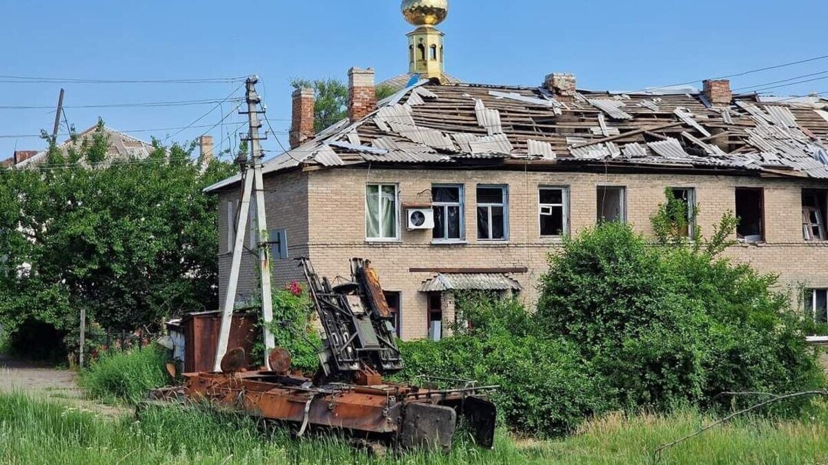 Оккупанты атакуют Лисичанск с запада и юга: ситуация в Луганской области