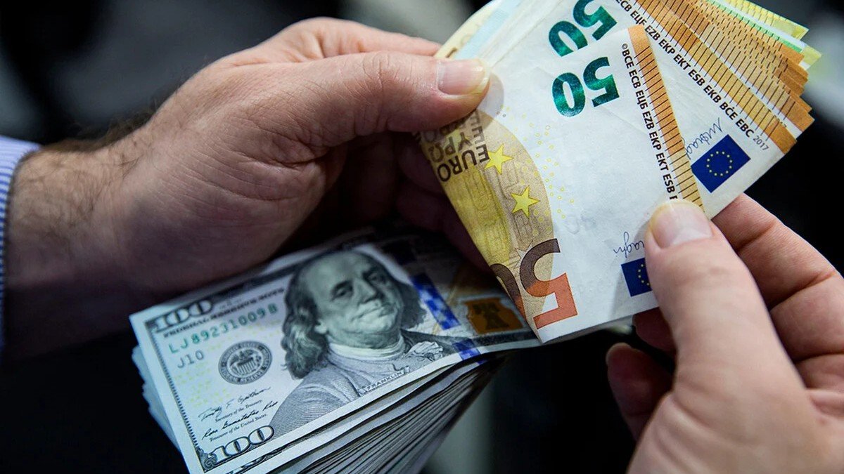 Українці зможуть обміняти гривні на євро в банках Італії