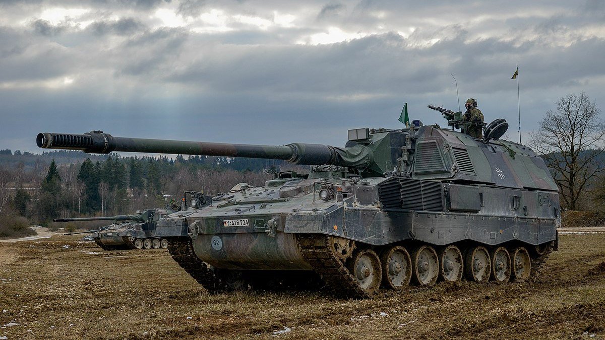 На якому етапі знаходиться постачання з Німеччини для ЗСУ ста гаубиць Panzerhaubitze 2000