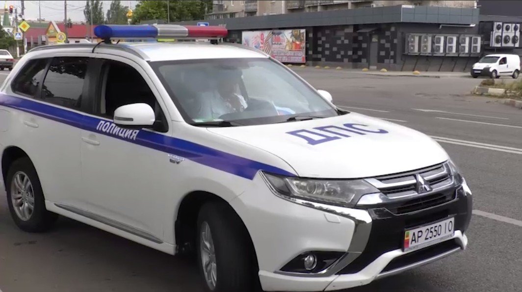 В Мелитополе «гибддшники» на отжатых у полиции автомобилях учат водителей правилам рф