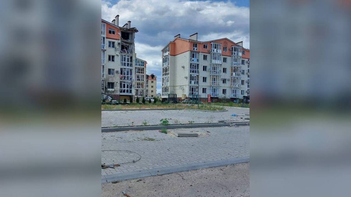 У Лисичанську окупанти з "Ураганів" обстріляли людей, які набирали питну воду: 8 людей загинули, ще 21 - поранена