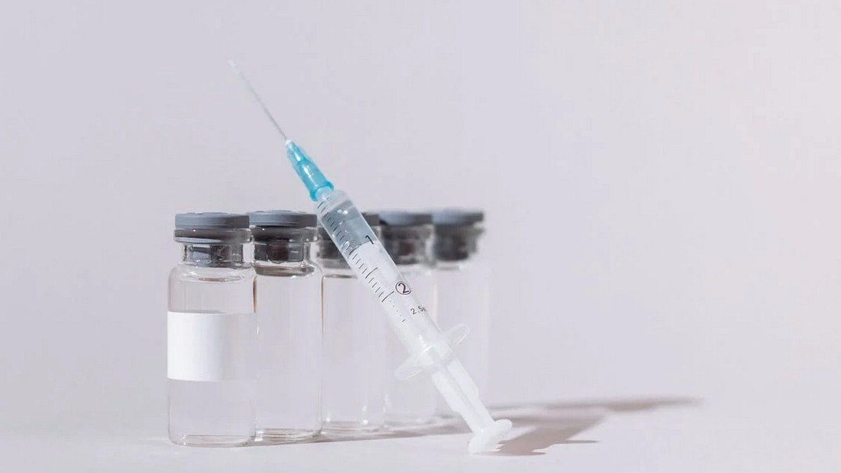 Щеплення в умовах війни: куди звертатись, якщо немає вакцини