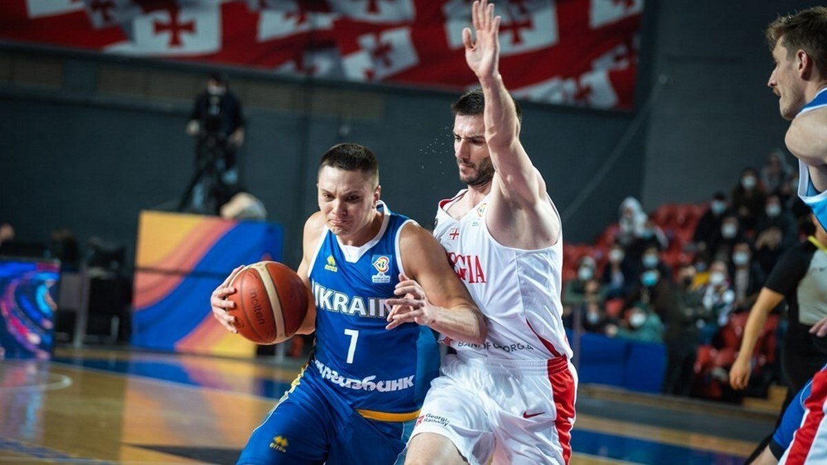 В отборочном матче к чемпионату мира по баскетболу сборная Украины сыграла со сборной Грузии