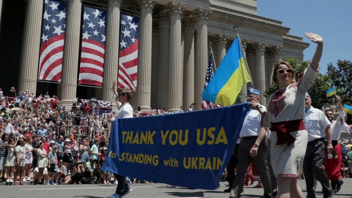 Українська делегація вперше взяла участь у параді на День незалежності США