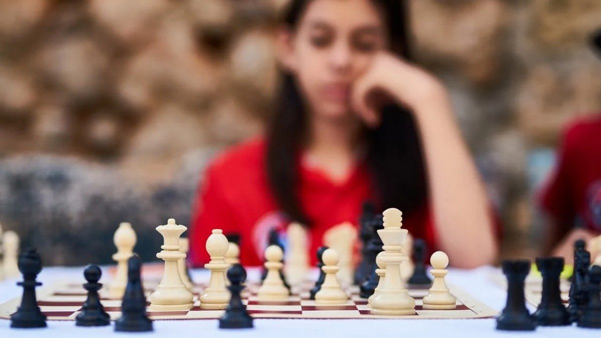 Українські діти збирають гроші для ЗСУ граючи в шахи та шашки: три історії маленьких інтелектуалів