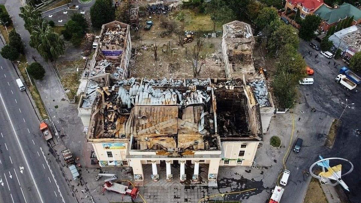 Зруйнований Будинок офіцерів у Вінниці частково демонтують: що знесуть і що залишиться