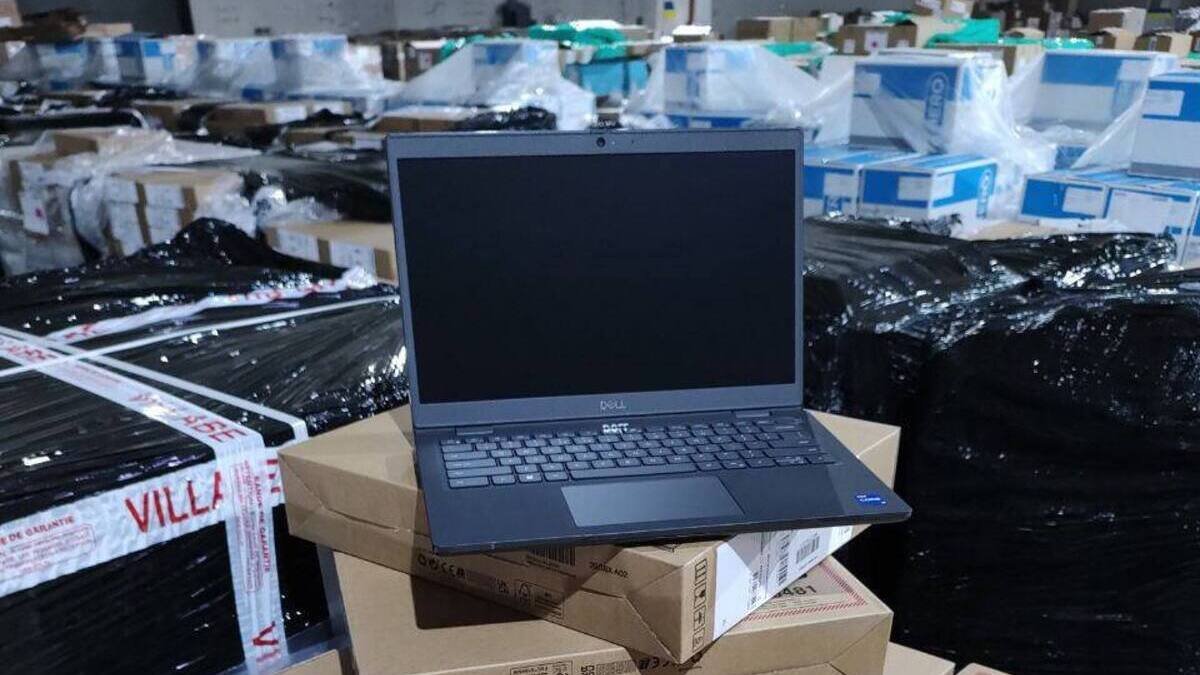 Правительство Франции передаст медикам Украины 10 тысяч ноутбуков