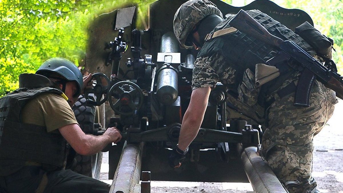 Українські військові пройшли навчання на гарматах Д-44: що це за зброя та де її вже застосовують