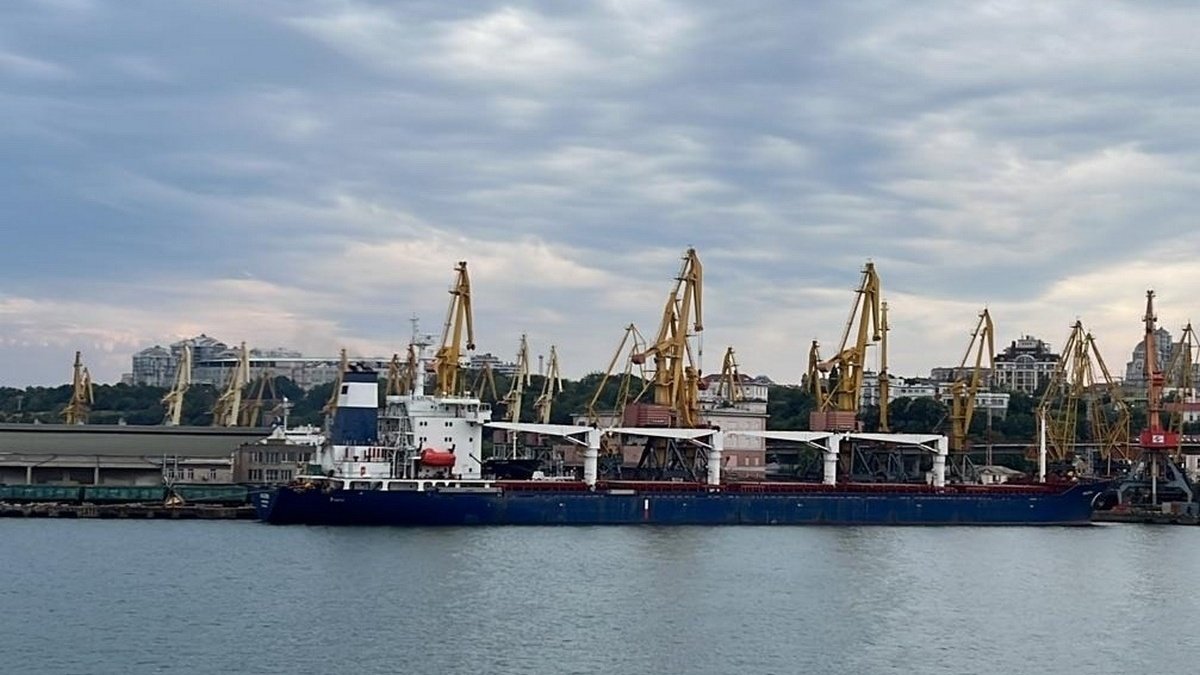 З порту "Одеса" очікується вихід першого судна з українським продовольством