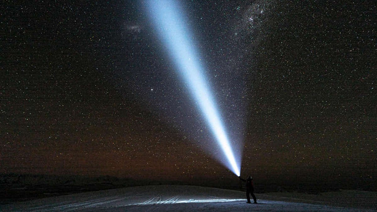 "Унікальна краса": полярники показали зоряне небо над станцією "Академік Вернадський"