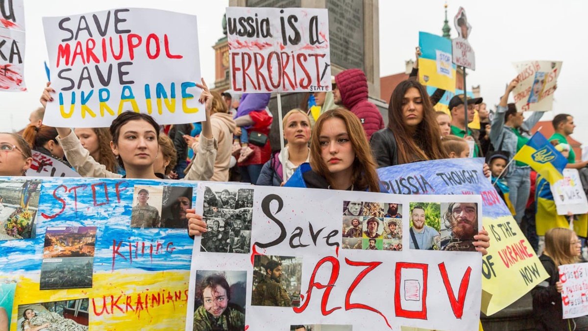 В Польше и других странах прошли митинги в поддержку защитников и защитниц «Азовстали»