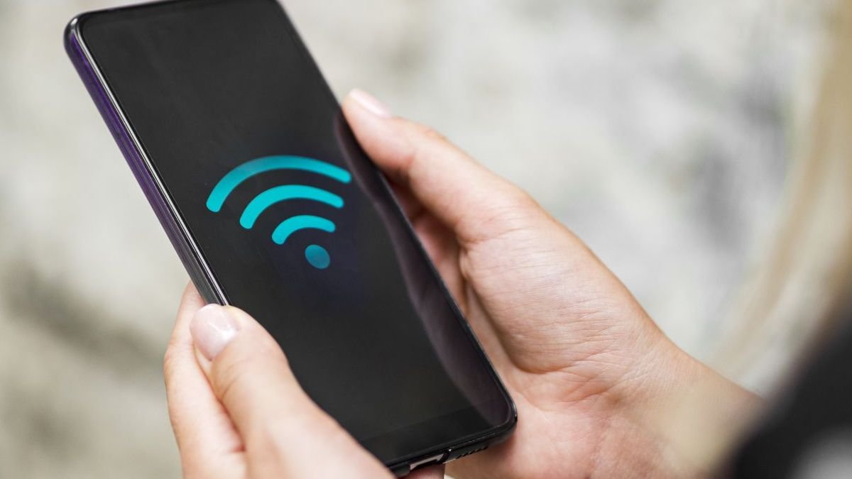 Как безопасно пользоваться бесплатным Wi-Fi в общественных местах