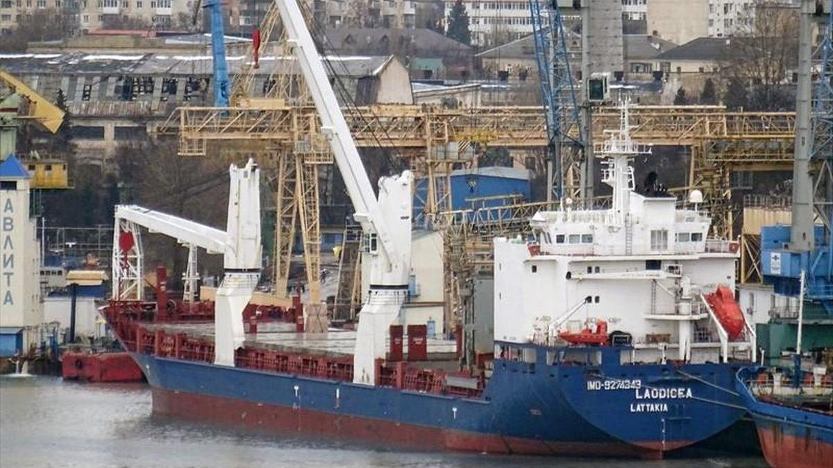 Суд Лівану зняв арешт із сирійського судна, яке перевозило крадену українську продукцію: реакція МЗС