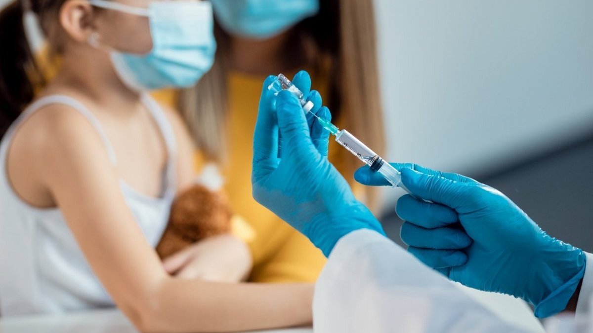 В Україні через війну знизився рівень вакцинації дітей: батьків просять надолужити пропущенні щеплення