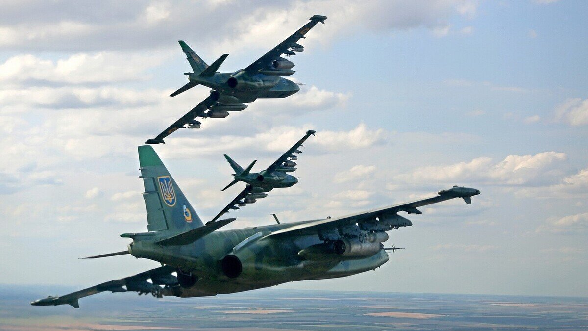 Подоляк підтвердив передачу Україні Су-25 від Північної Македонії