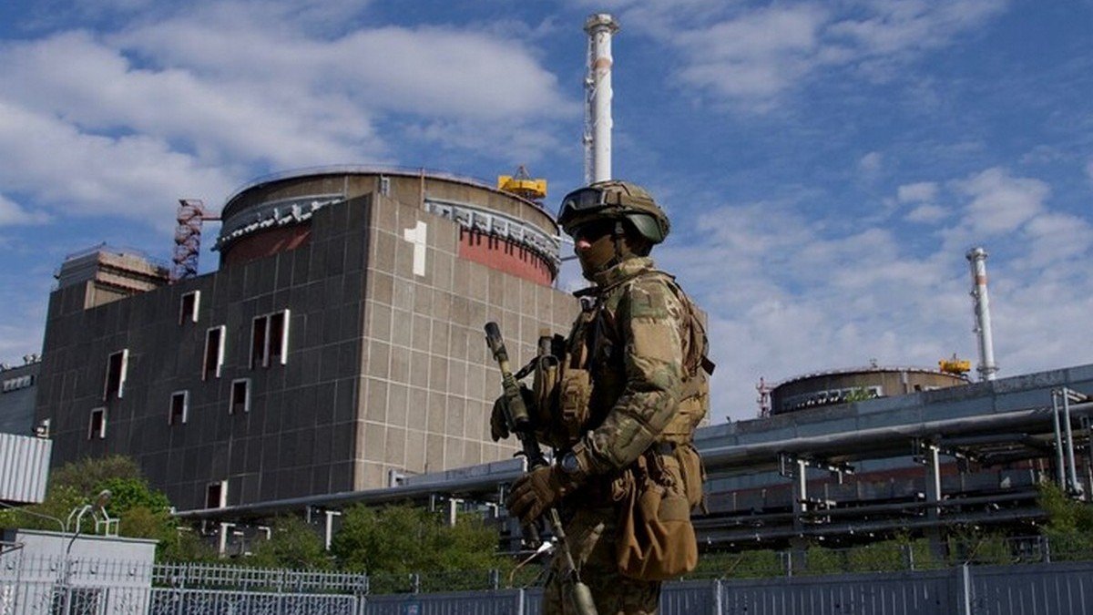 «Здесь будет русская земля или выжженная пустыня»: россияне угрожают взорвать заминированную Запорожскую АЭС