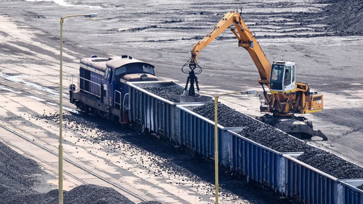 Євросоюз та Британія припинили купувати вугілля з росії: скільки втратить окупант