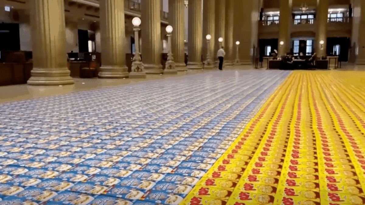 В Чикаго подростки выложили флаг Украины из коробок с хлопьями: мозаика побила мировой рекорд