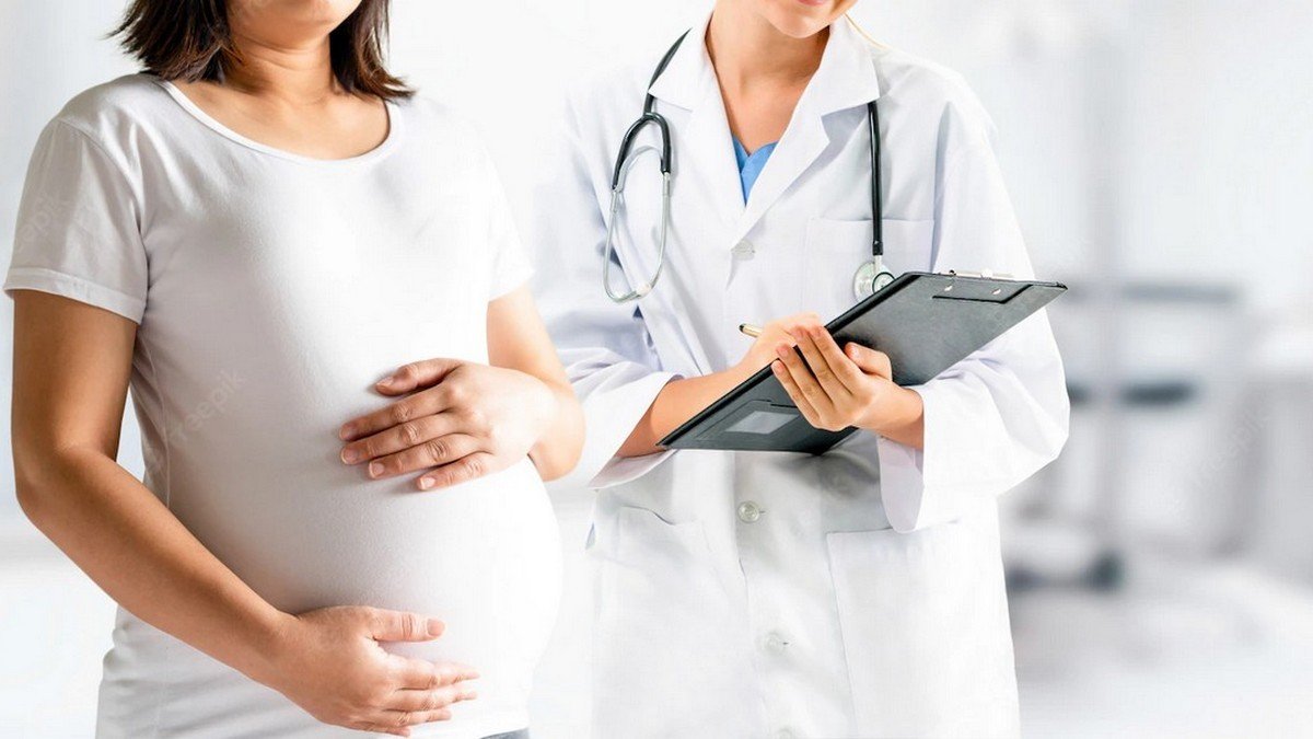 Як вагітним українкам отримати медичну допомогу у Чехії